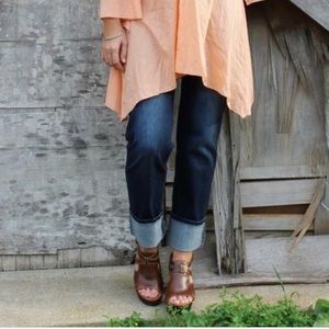 Plus size boyfriend style jeans.